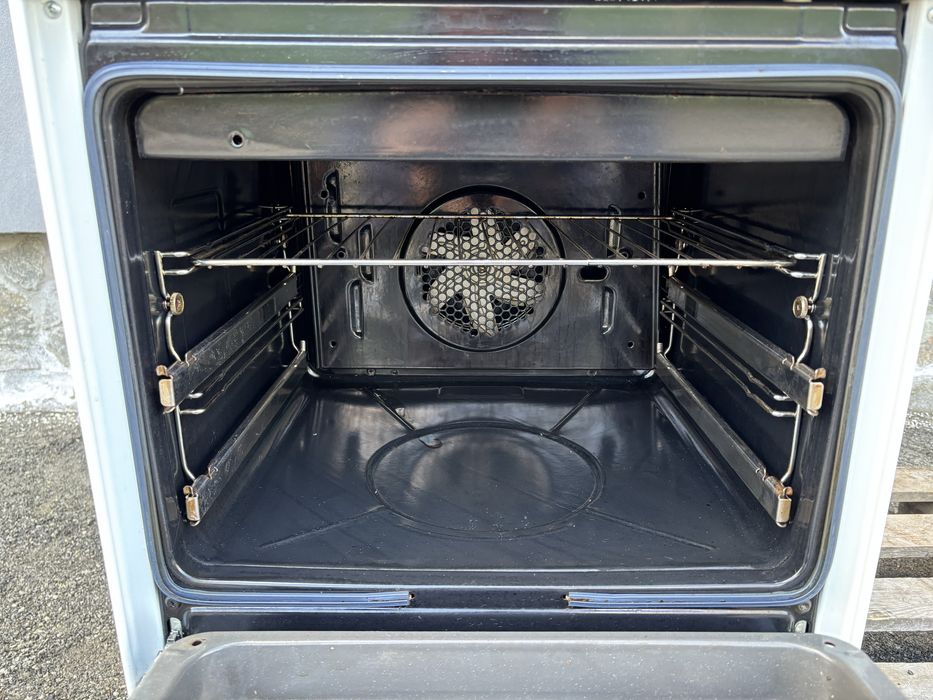 Електроплита Electrolux