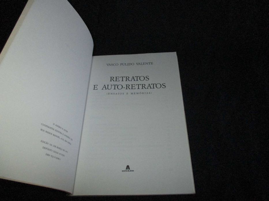 Livro Retratos e Auto Retratos Vasco Pulido Valente