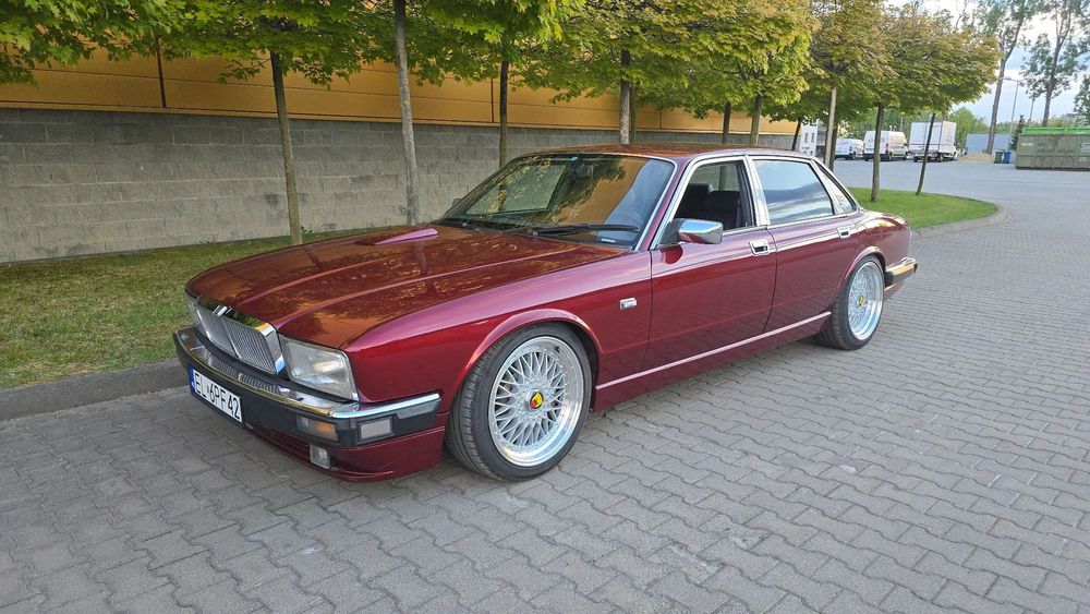 Jaguar XJ