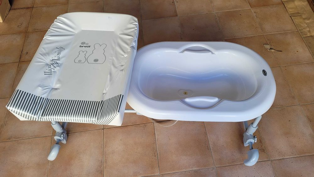 Banheira bebé com fraldário
