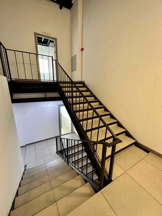 Офіс з генератором, 800 м2, М. Шулявська, ТРЦ Соsmo Multimall. Власник