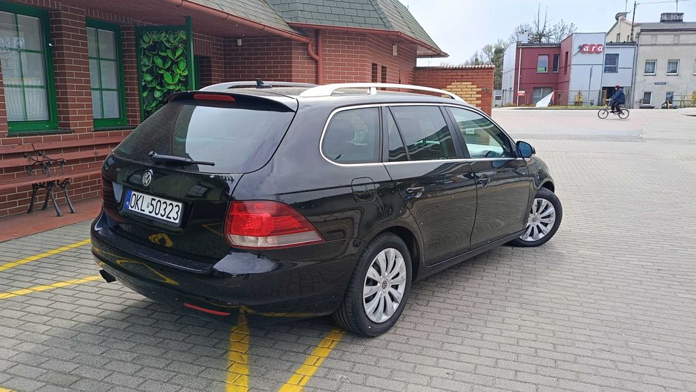 czarny golfik w dobrej cenie ,klima, 2,0tdi