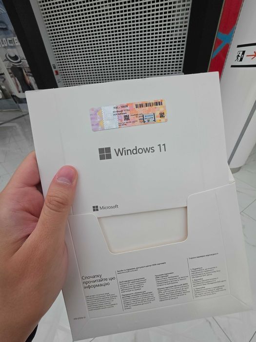 Windows 11 Pro 64-Bit Ukrainian OEM 1pk DVD (FQC-10557) Виндовс 11 Pro Microsoft Windows 11 Про FQC 10557 стікер наклейка ключ  Віндовс 11 Про