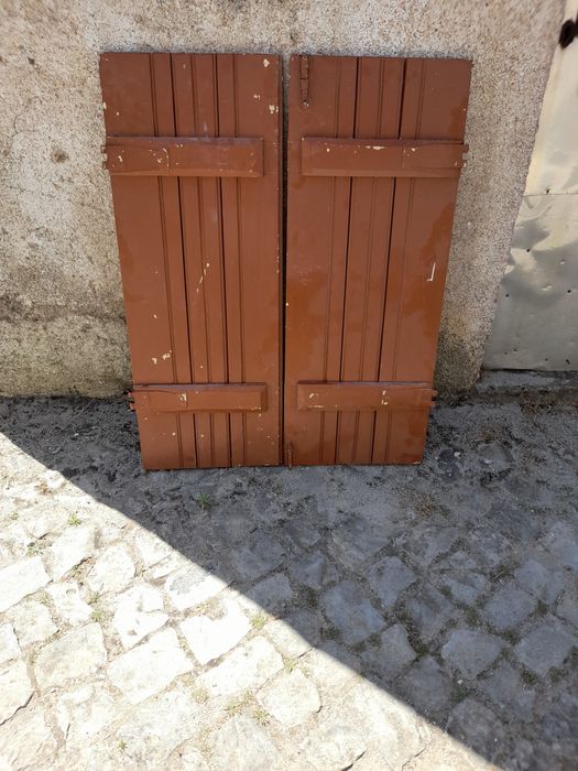 Portadas antigas madeira maciça.