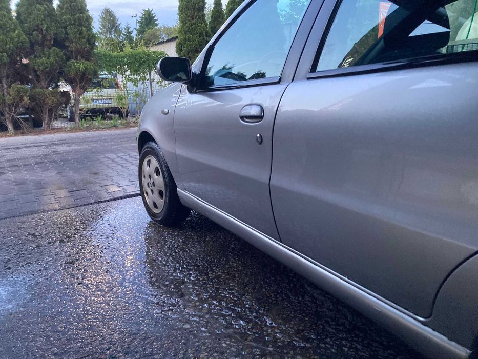 Fiat Albea 1.2 od starszej osoby gotowy do jazdy