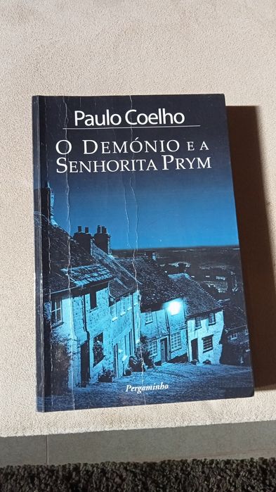 Livro de Paulo coelho