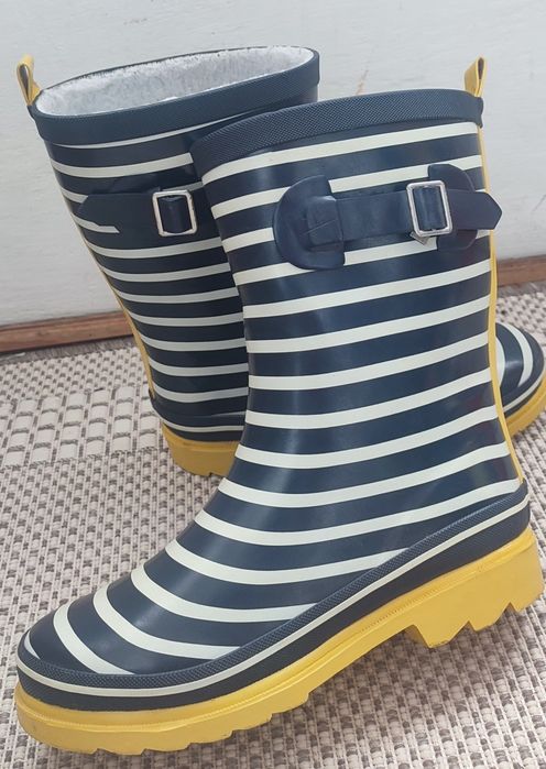Чоботи гумові 37 р. для гарно настрою в дощову погоду