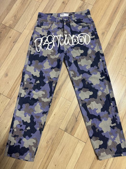 камуфляжні штани Bershka