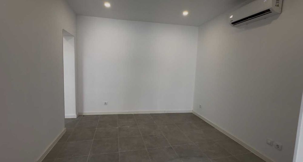 Excelente oportunidade em Couço, Coruche — Três moradias T2 (duas remodeladas) — 150.000€ negociáveis