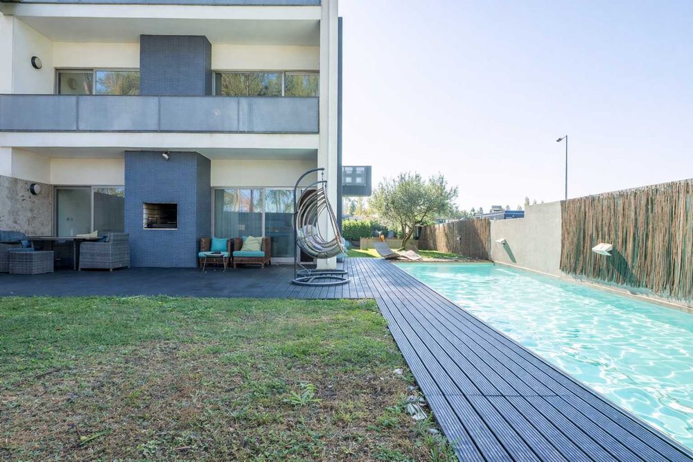 Moradia T3+1 em banda à venda na R. Manuel Ferreira Castêlo da Maia