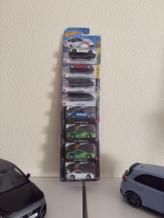 Varios carrinhos Hotwheels