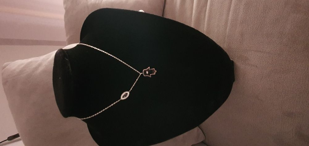 Colares em aço novos