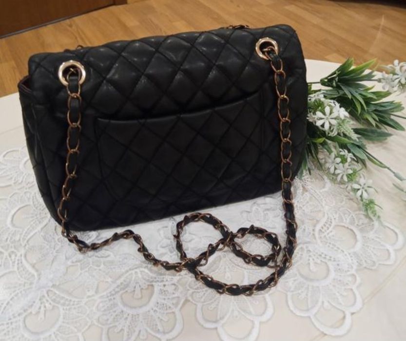 Сумочка від CHANEL