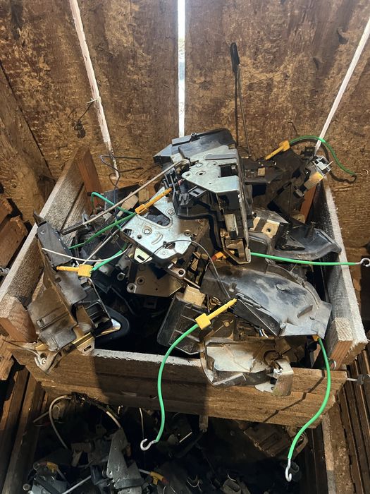 Замок дверей водійський  PL  на БМВ е46 е39 e38 рест до рест