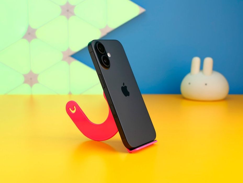 Смартфон Apple iPhone 16 (900235) Б/У З ГАРАНТІЄЮ