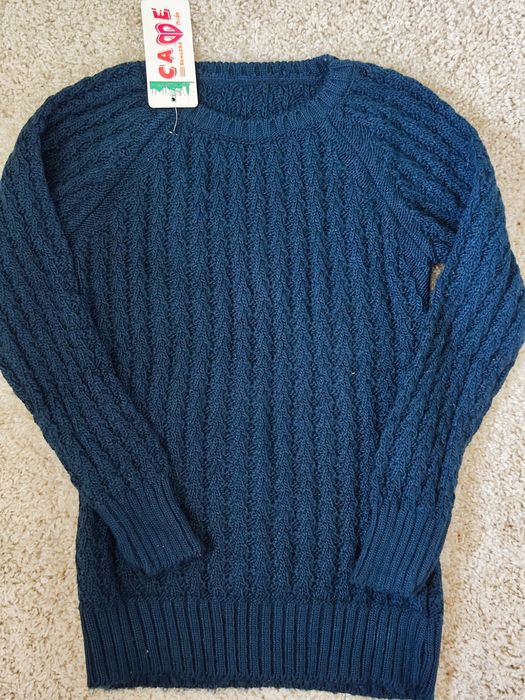 В'язаний джемпер з красивими візерунком S/M.