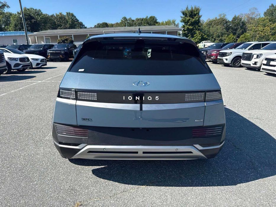 Hyundai Ioniq 5      2023