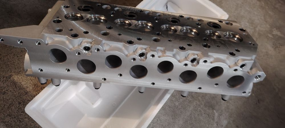 Cabeça nova  mitsubishi l200 pajero etc  referência 4D56