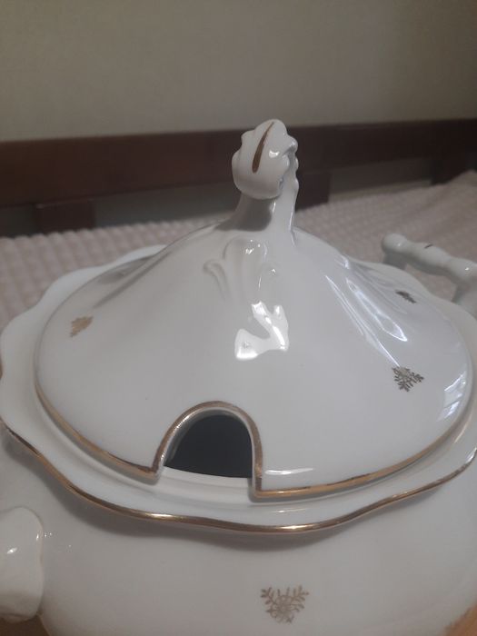 Супница фарфоровая
