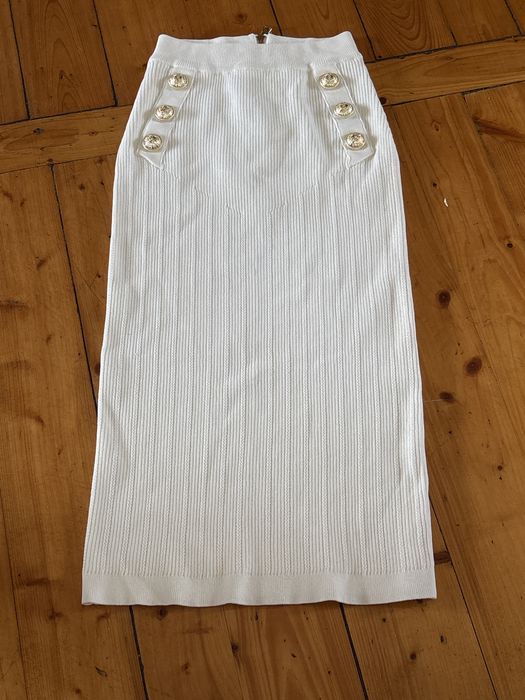 Piękna  kremowa ciężka prążkowana spódnica od Guess