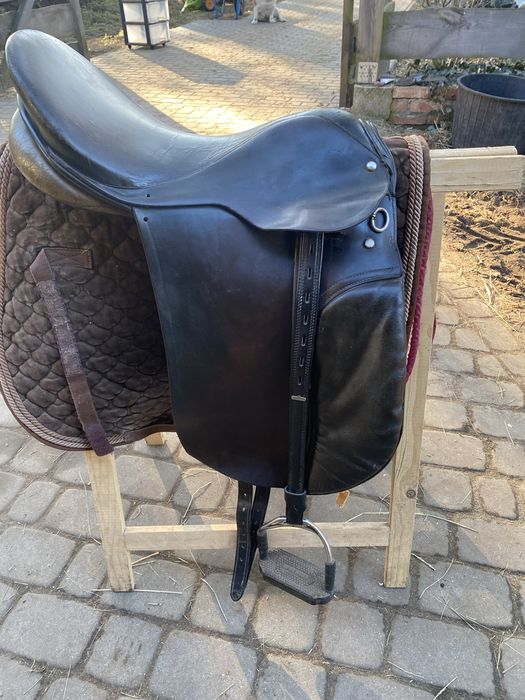 Sprzedam siodło ujeżdżeniowe