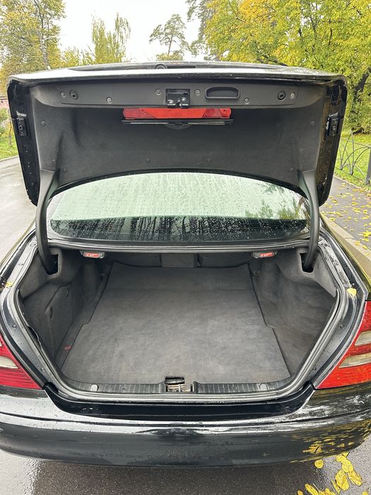 Продам Mercedes W211