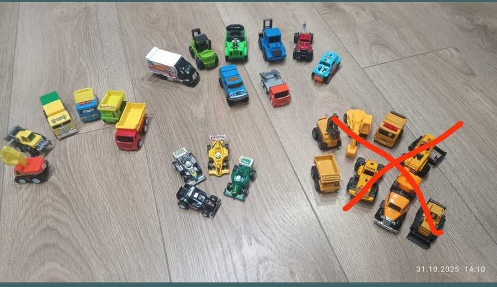 Дитячі машинки  будівельні, гоночні