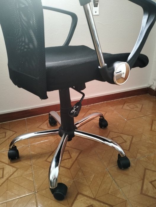 Cadeira de escritório Ergonómica (Usada)