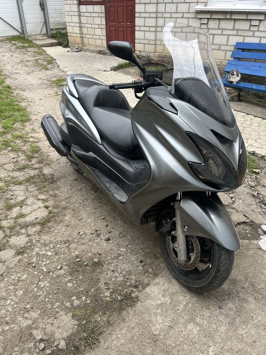 Продам  Yamaha majesty