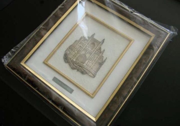 Salva de prata com moldura Mosteiro da Batalha