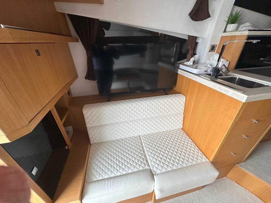 Продам моторну яхту Galeon 380 Fly