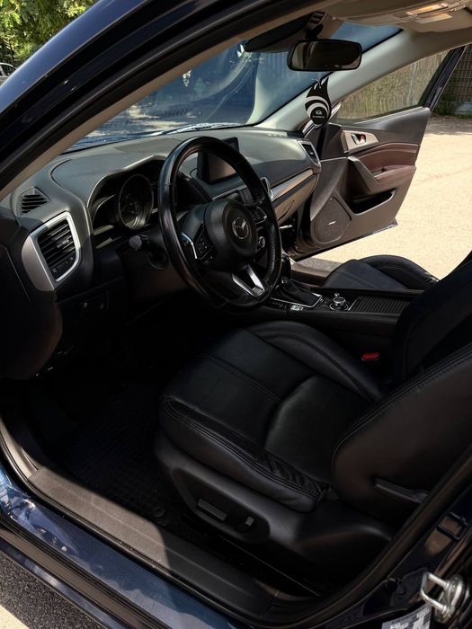 Продаю Mazda 3 TOURING