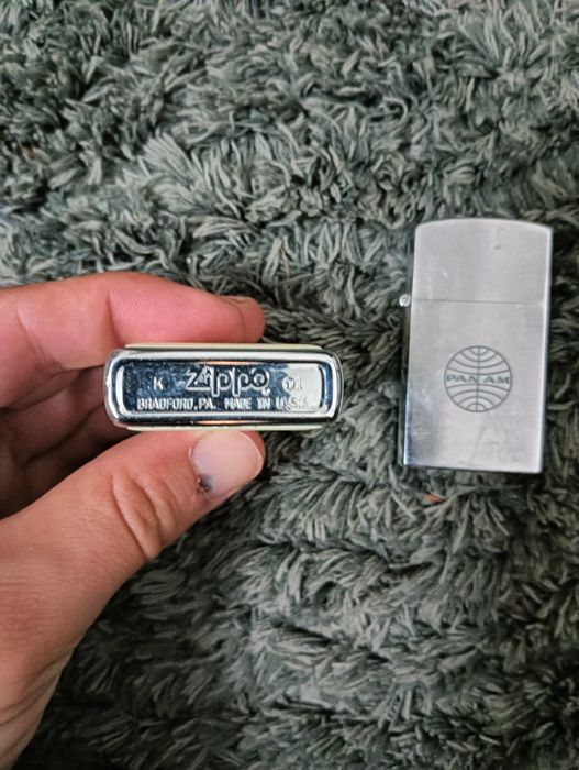 Vendo isqueiros ZIPPO e Penguins em óptimo estado