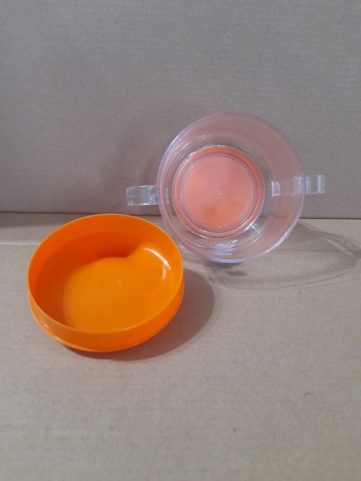Copo com tampa para bebés