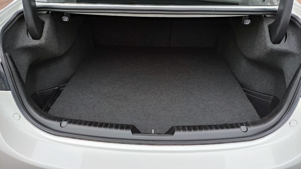 Mazda 6 офіційне авто.