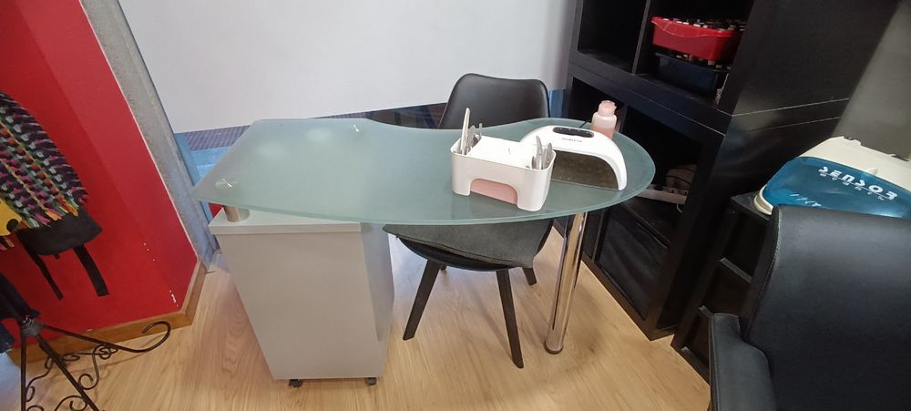 Mesa de unhas de gel