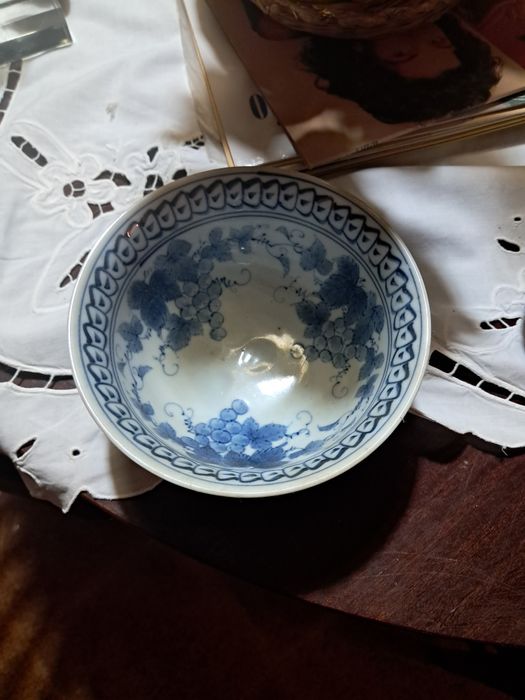 Tigela azul e branca