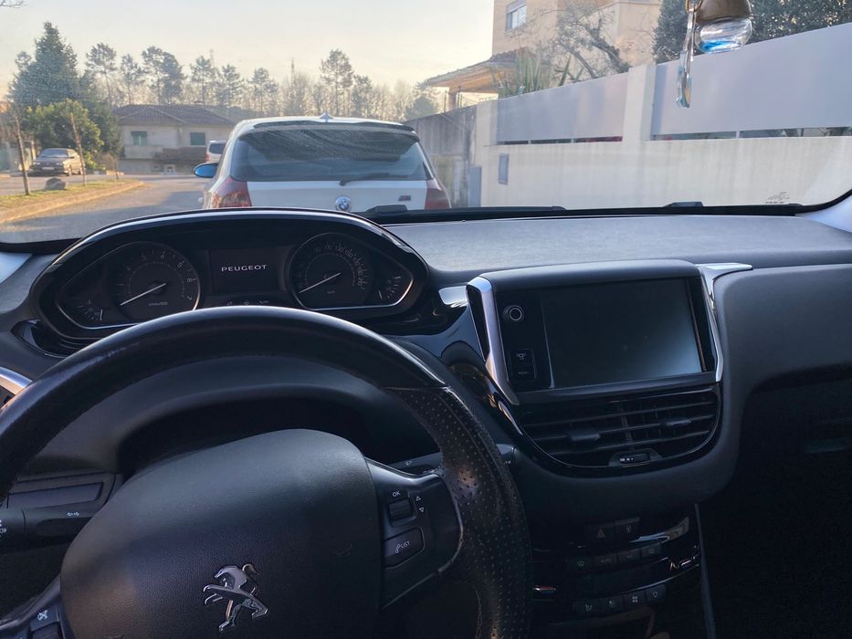 Peugeot 208, 1.2, de janeiro de 2013