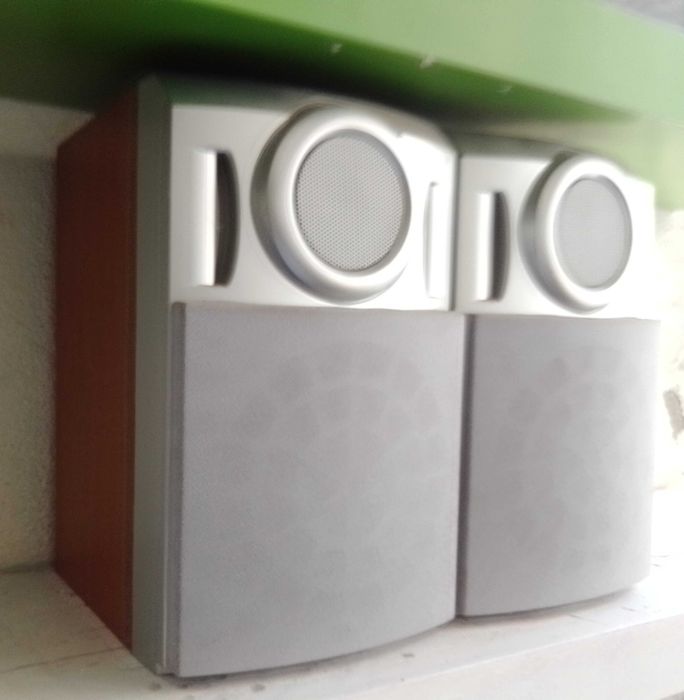 Colunas de som em ótimo estado