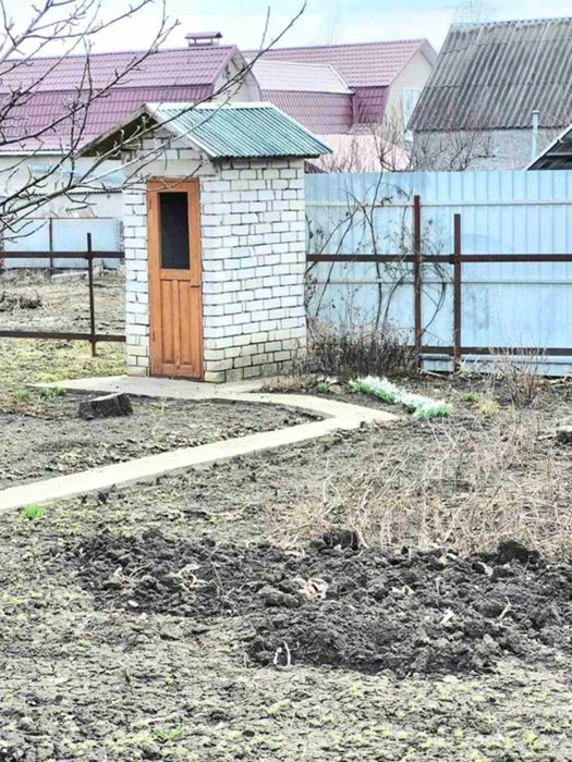 Продам добротний та міцний будинок в місті Бобринець.