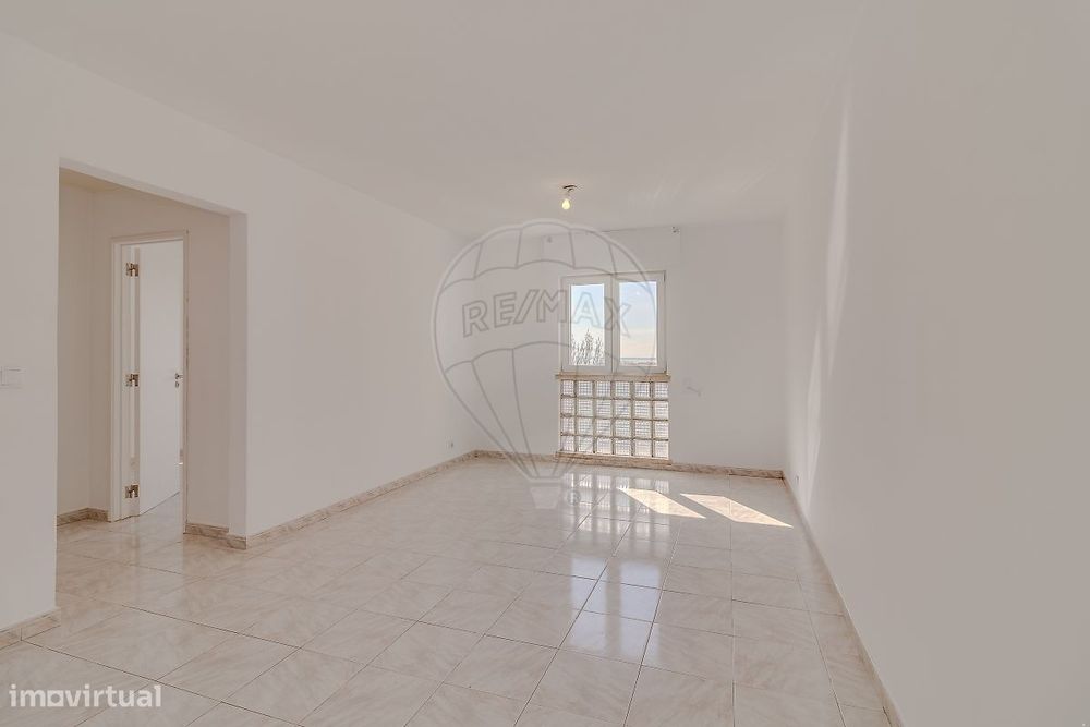 Apartamento T2 para venda — São Sebastião, Setúbal
