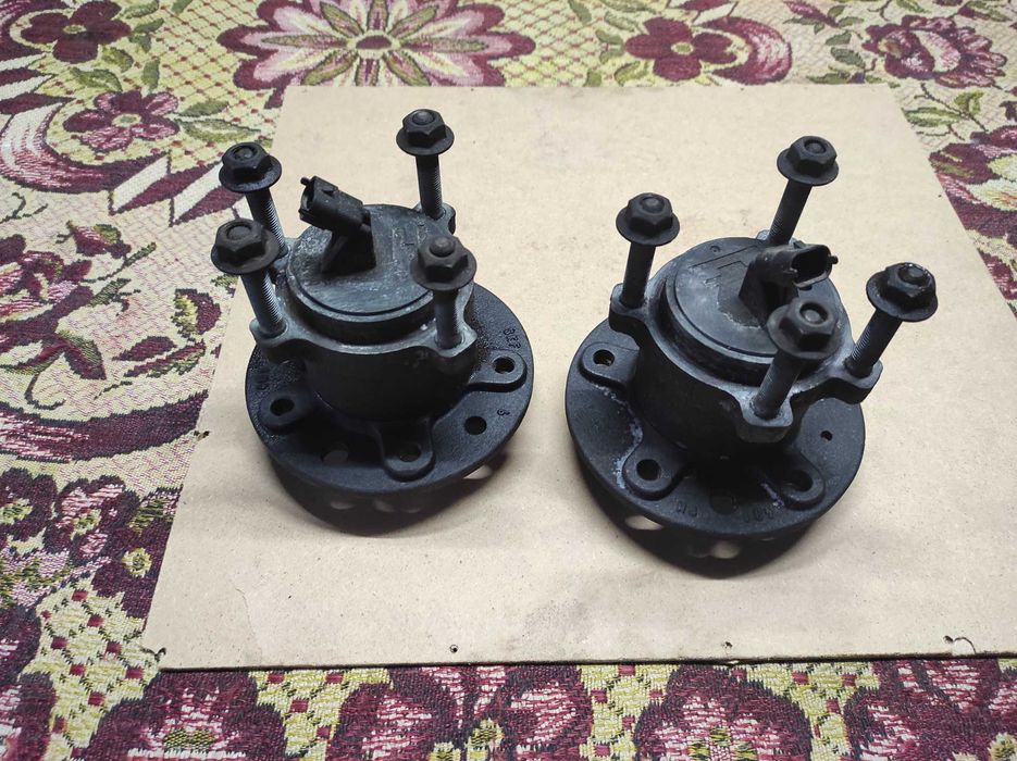 Ступицы опель Вектра С, задние  2 шт