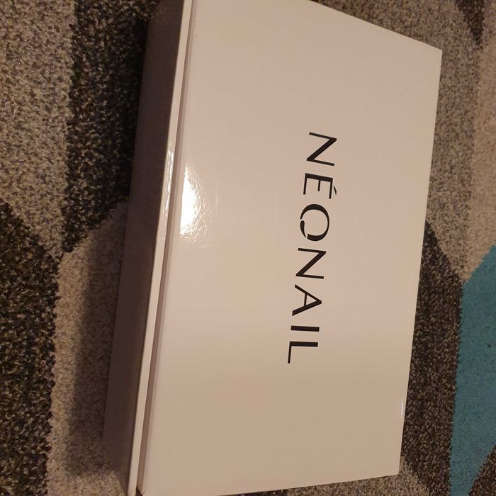 Zestaw Neonail 21w/48 + 7 lakierów - jak nowy!