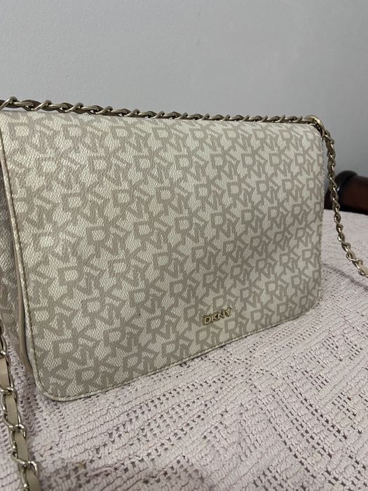 Mala DKNY - em excelente estado