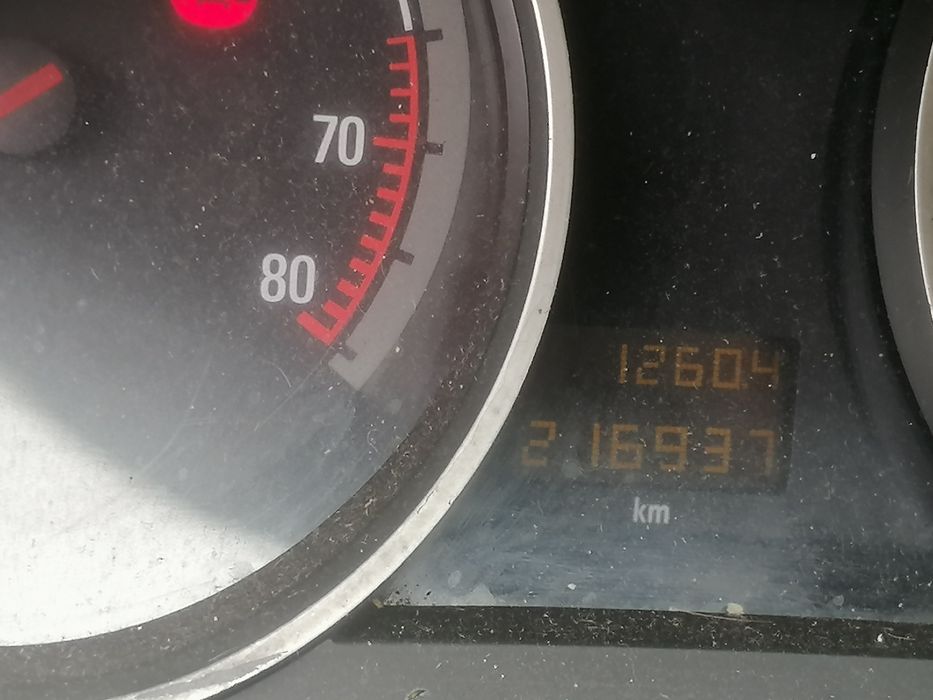 Opel Astra 1.4 gasolina foto 2
