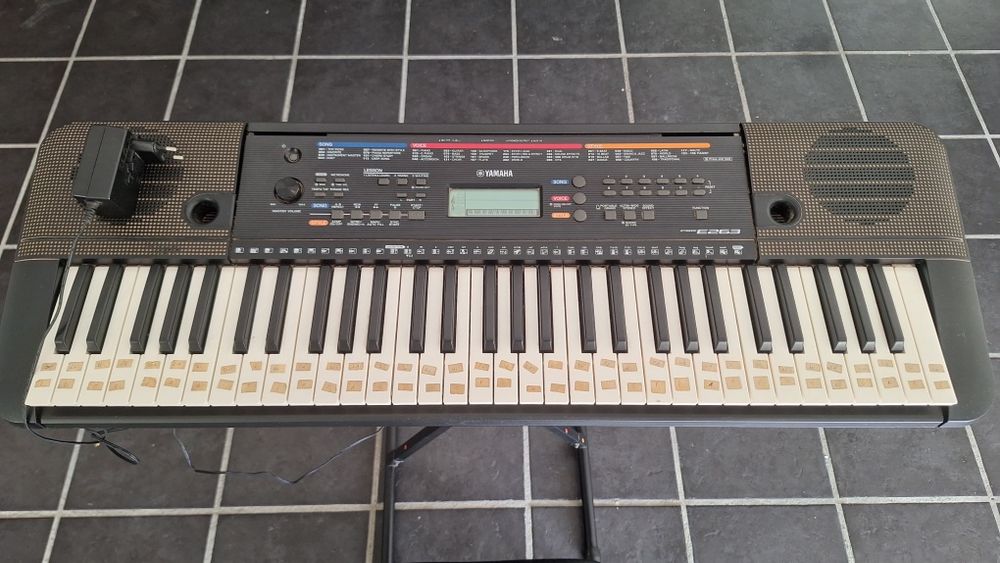 Órgão Yamaha em bom estado