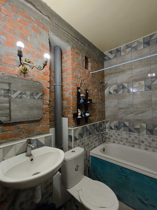 Продам 1-кімнатну ЖК Дмитрівський