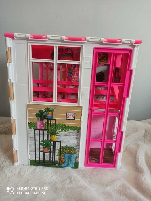 Kompaktowy domek dla lalek barbie
