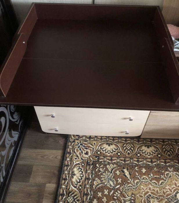 Комод с пеленатором. Можно с кроваткой.