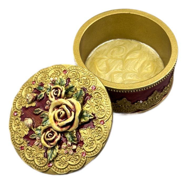 Szkatułka, pojemnik na biżuterię. Ozdobny ekspozytor.